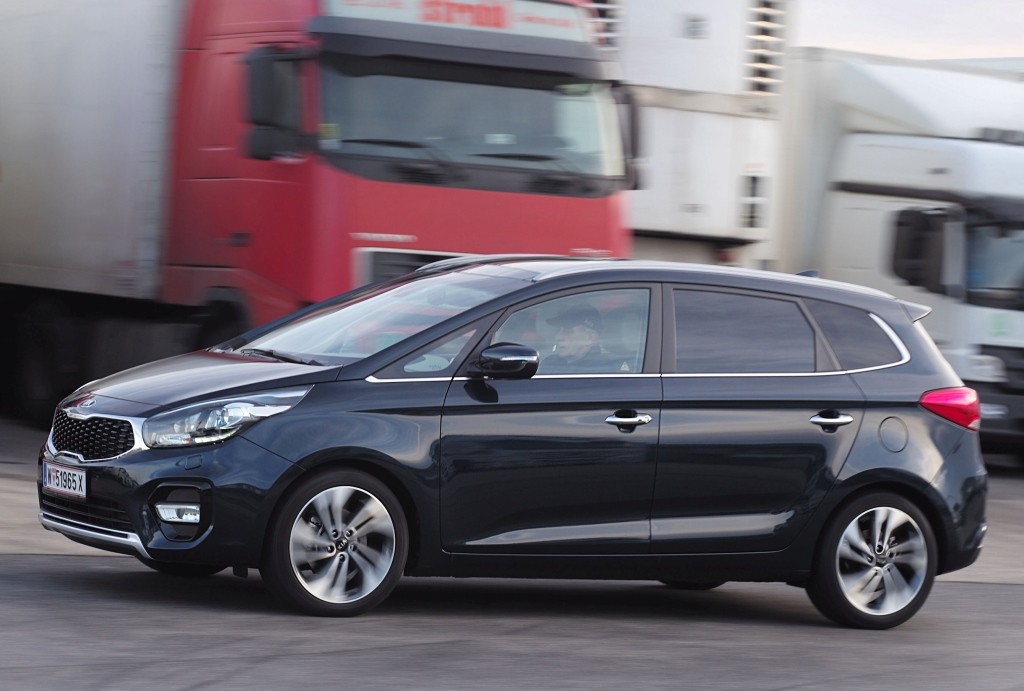 Kia Carens photo 18