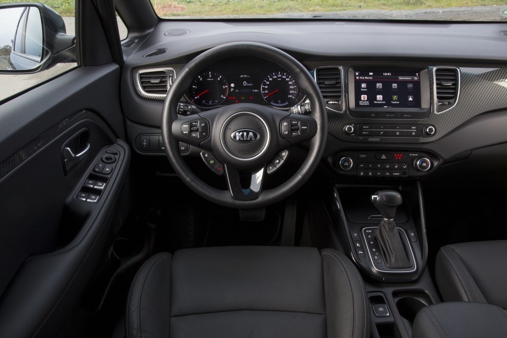Kia Carens photo 30