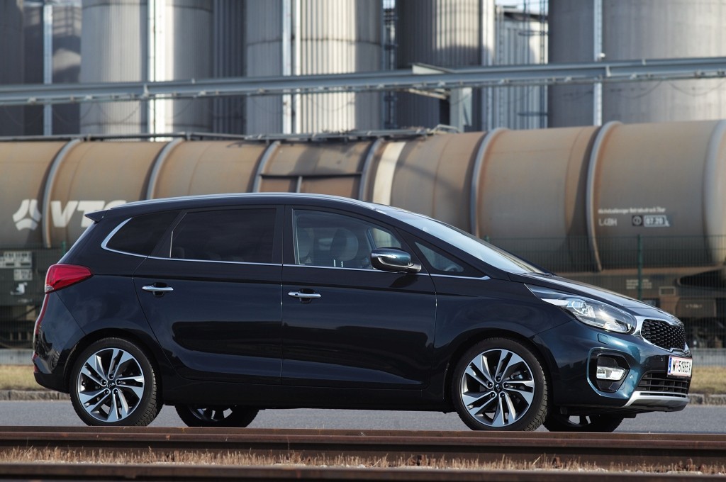 Kia Carens photo 25