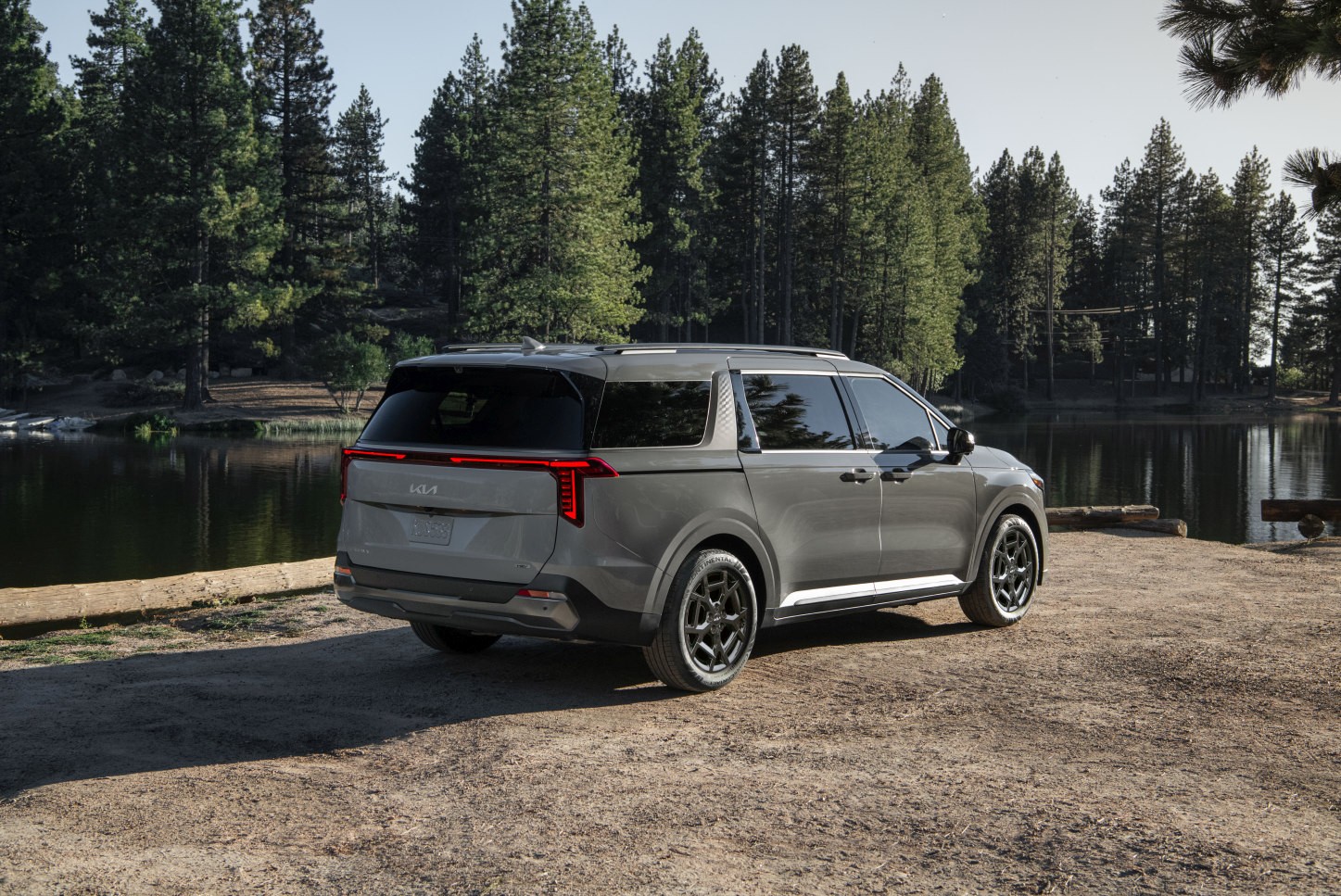 Kia Carnival / Sedona photo 4