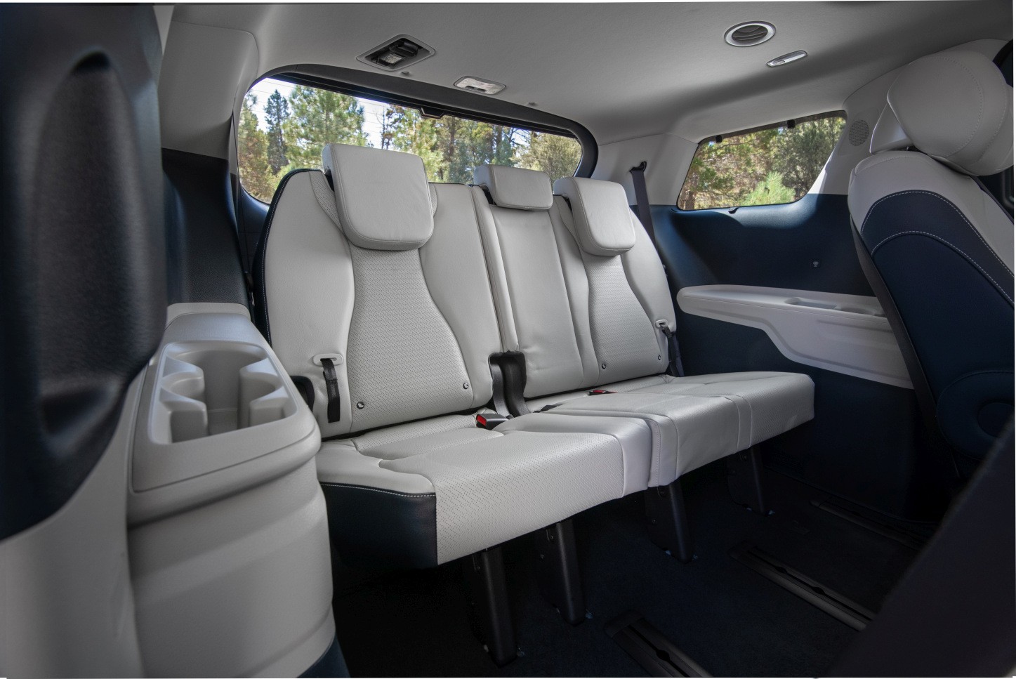 Kia Carnival / Sedona photo 12