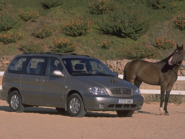 Kia Carnival / Sedona photo 2