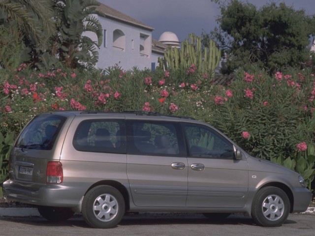 Kia Carnival / Sedona photo 11