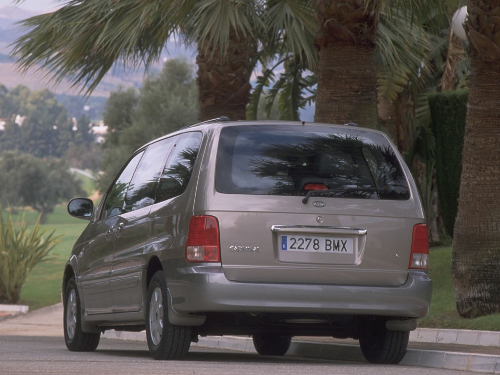 Kia Carnival / Sedona photo 16