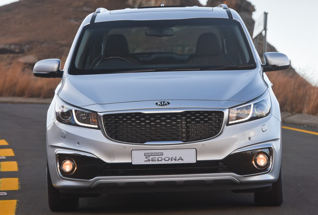 Kia Carnival / Sedona photo 3