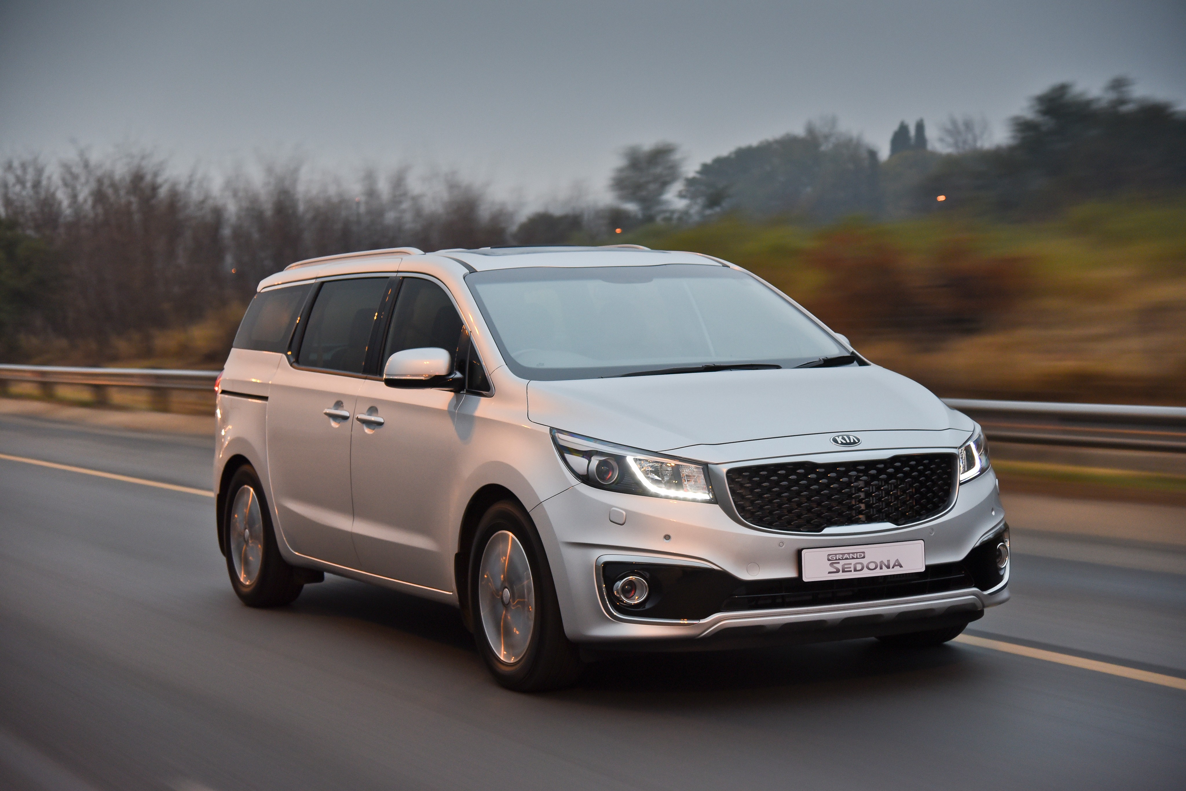 Kia Carnival / Sedona photo 7