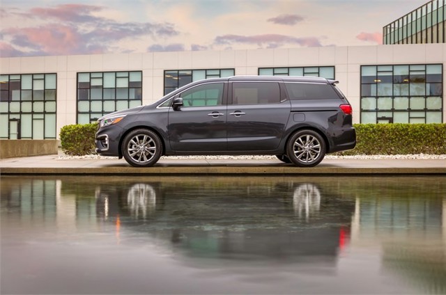 Kia Carnival / Sedona photo 8