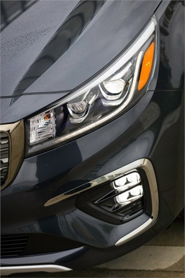 Kia Carnival / Sedona photo 5