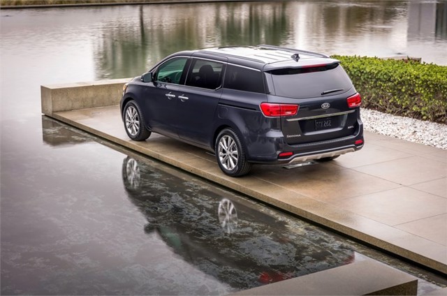 Kia Carnival / Sedona photo 7