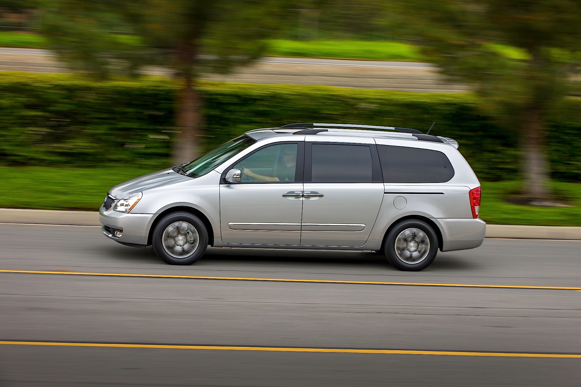 Kia Carnival / Sedona photo 10