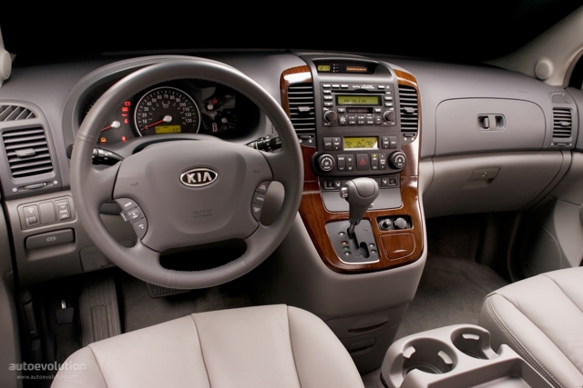 Kia Carnival / Sedona photo 14