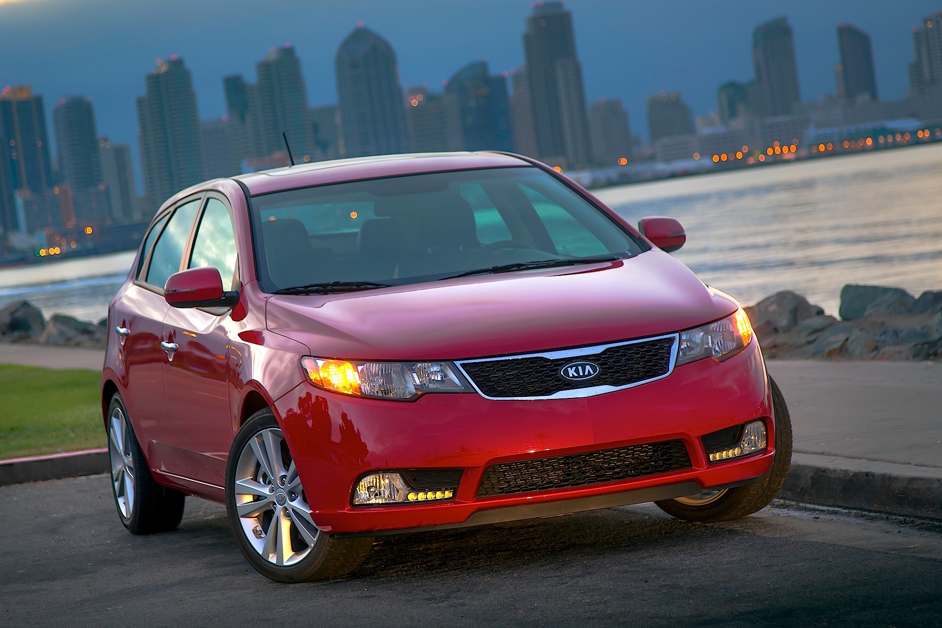 Kia Forte 5 Door photo 4