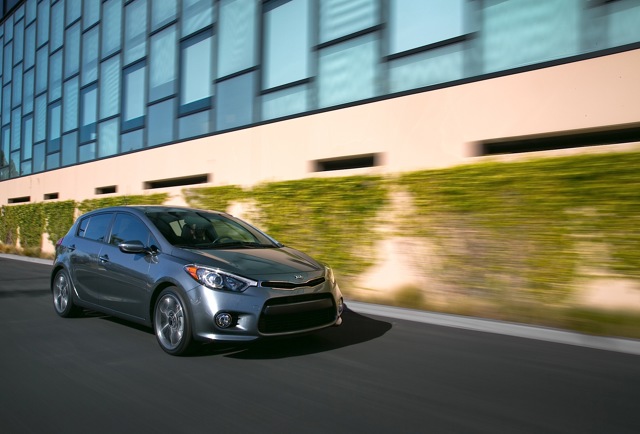 Kia Forte 5 Door Foto 3