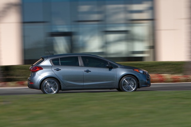 Kia Forte 5 Door Foto 4