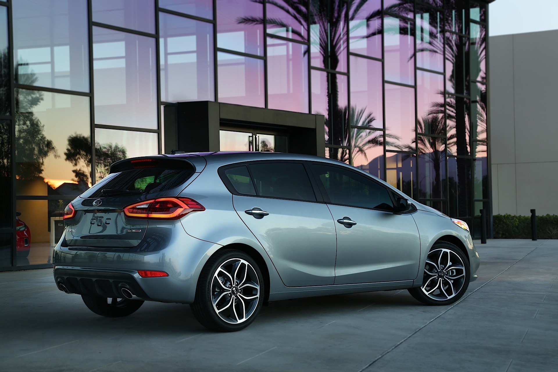 Kia Forte 5 Door photo 7