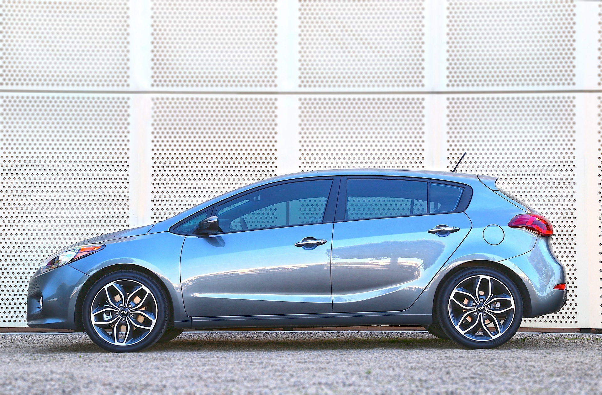 Kia Forte 5 Door photo 8