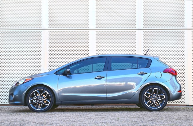 Kia Forte 5 Door Foto 8