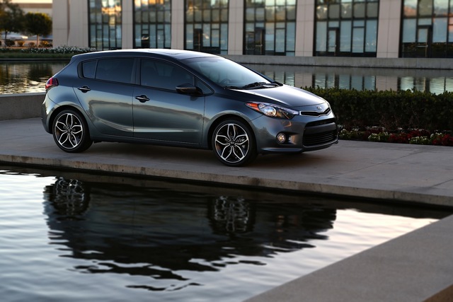 Kia Forte 5 Door Foto 9