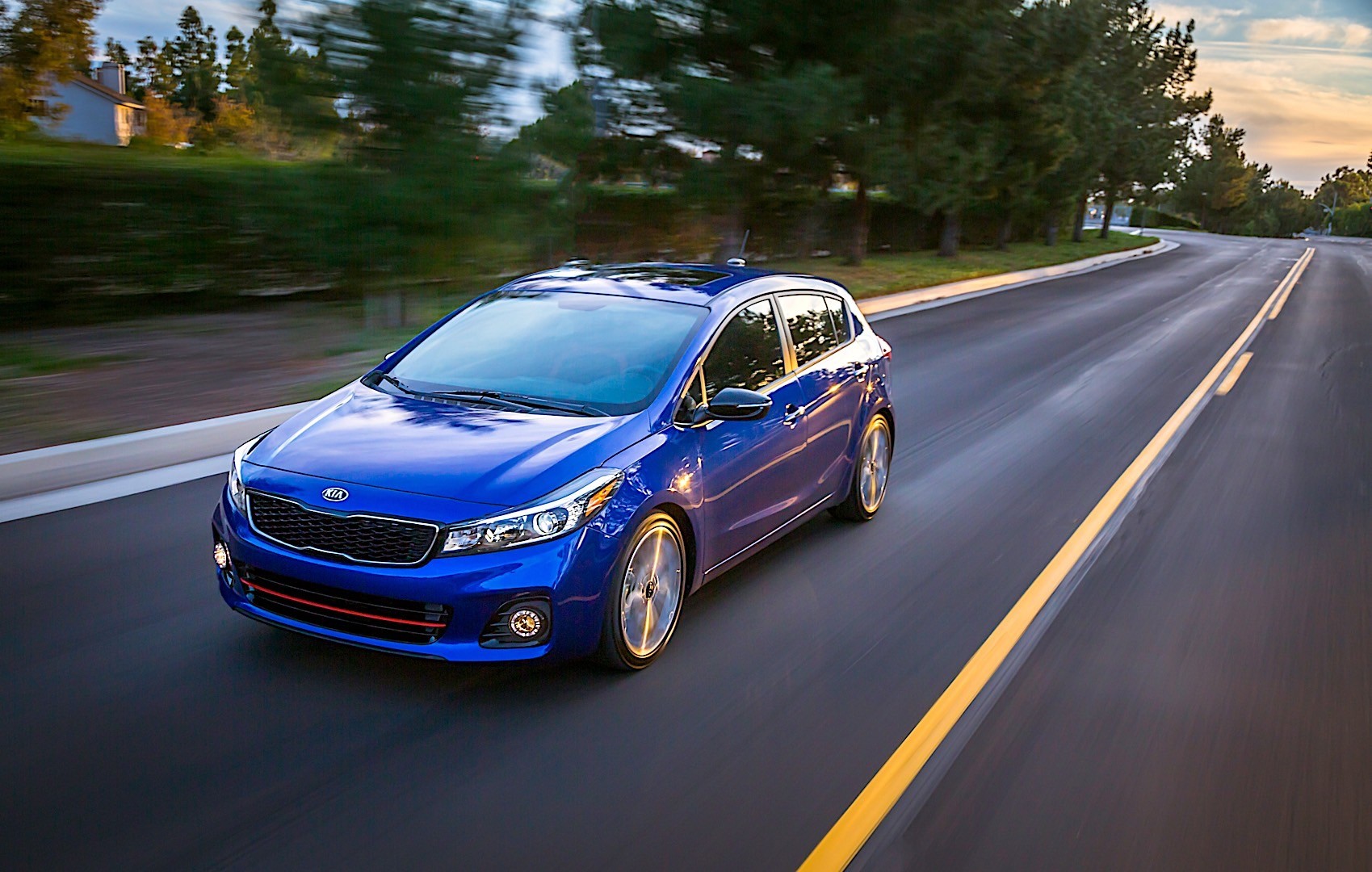 Kia Forte 5 Door photo 3