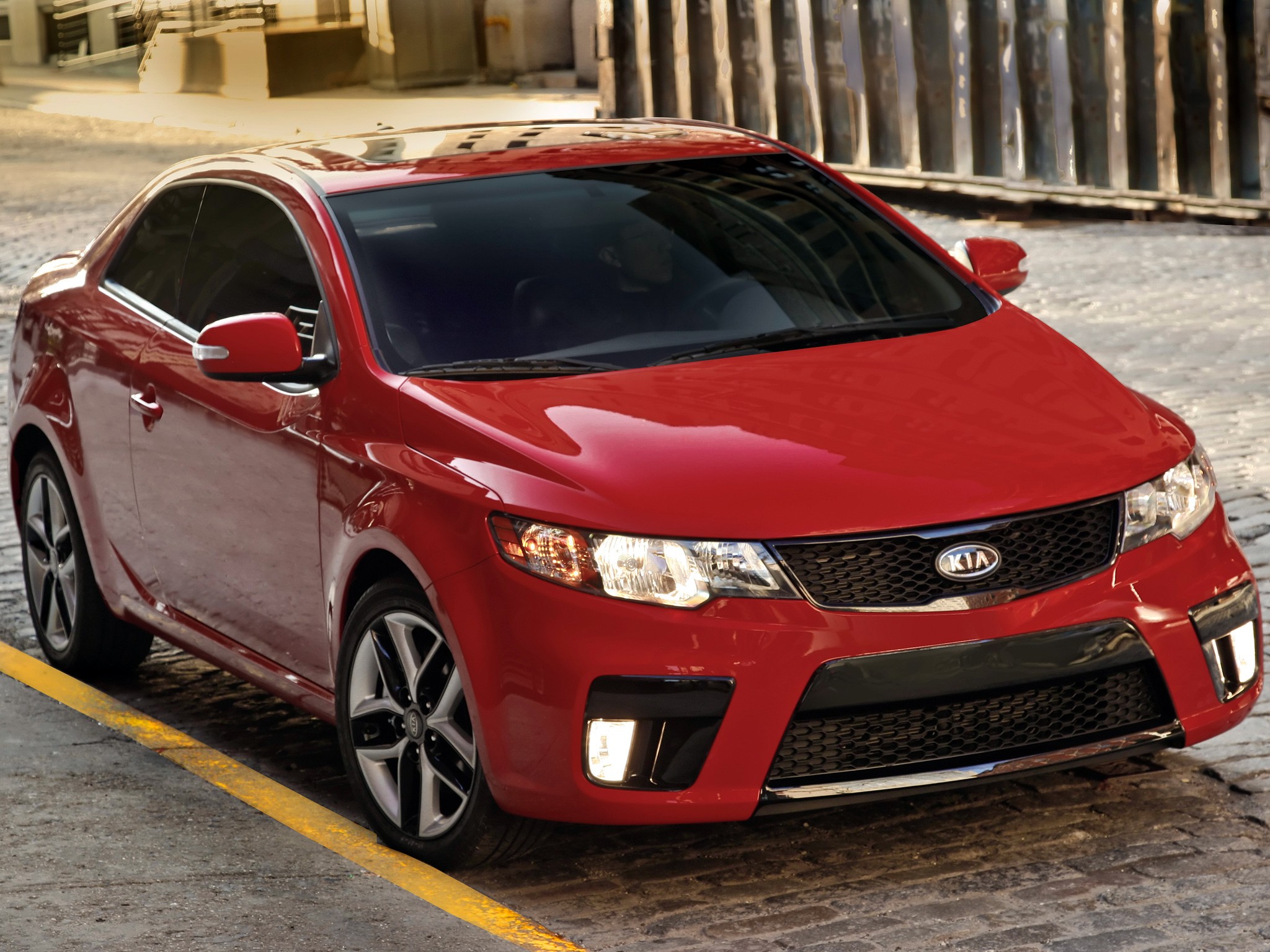 Kia Forte Koup photo 12