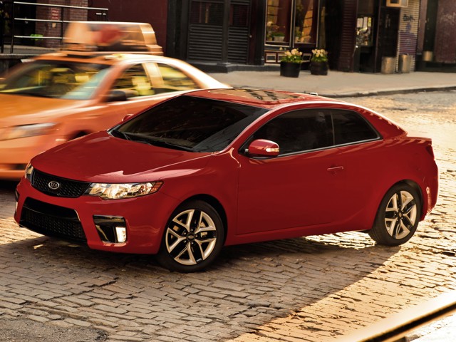 Kia Forte Koup photo 17