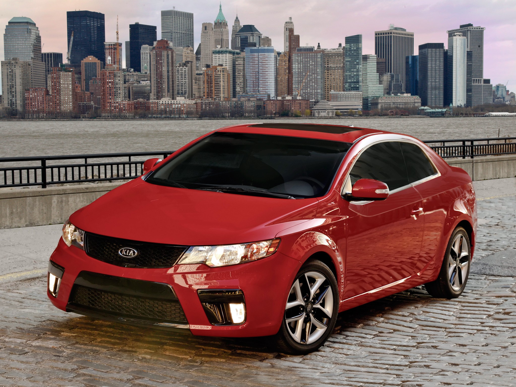 Kia Forte Koup photo 20