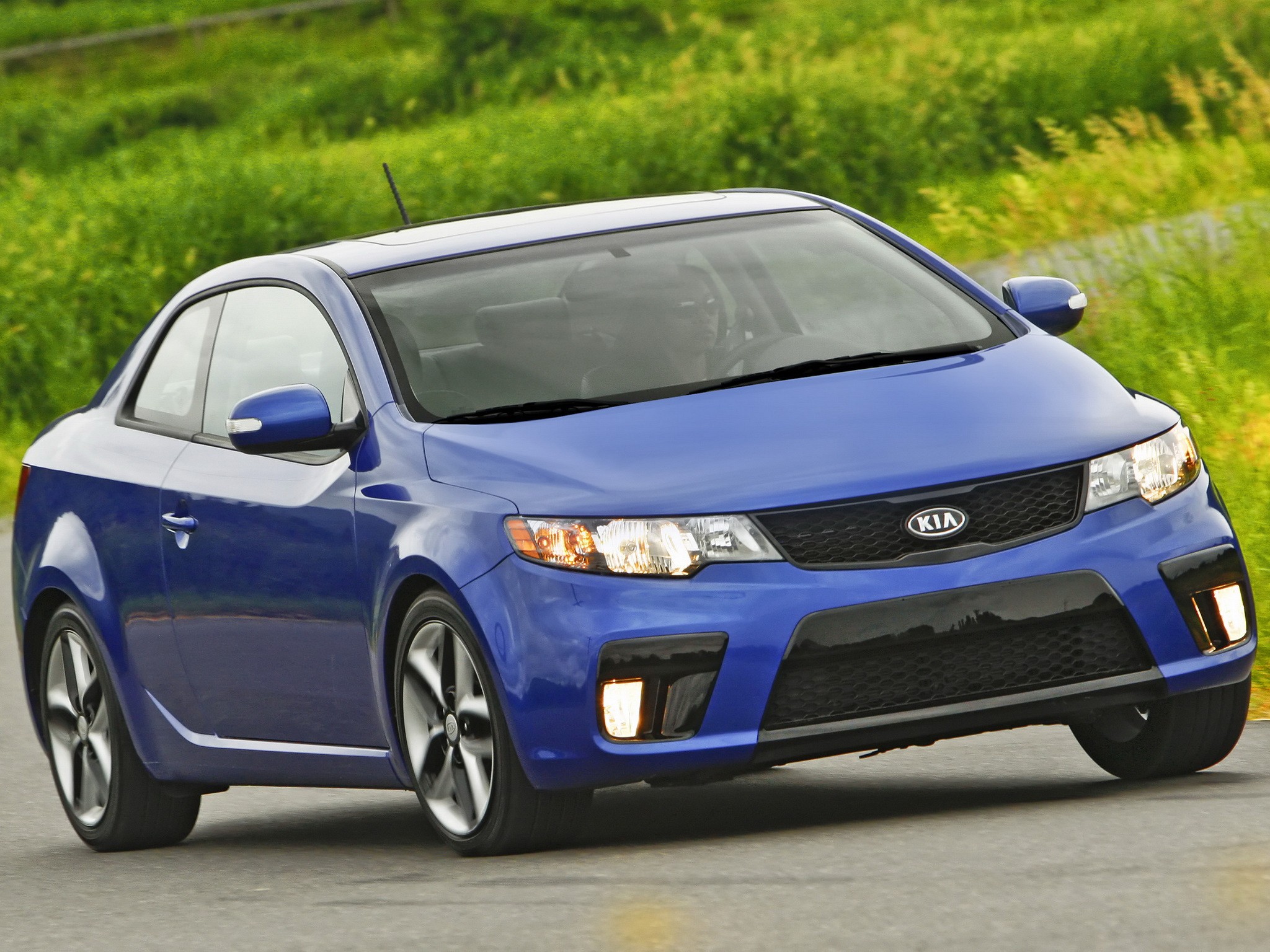 Kia Forte Koup photo 23