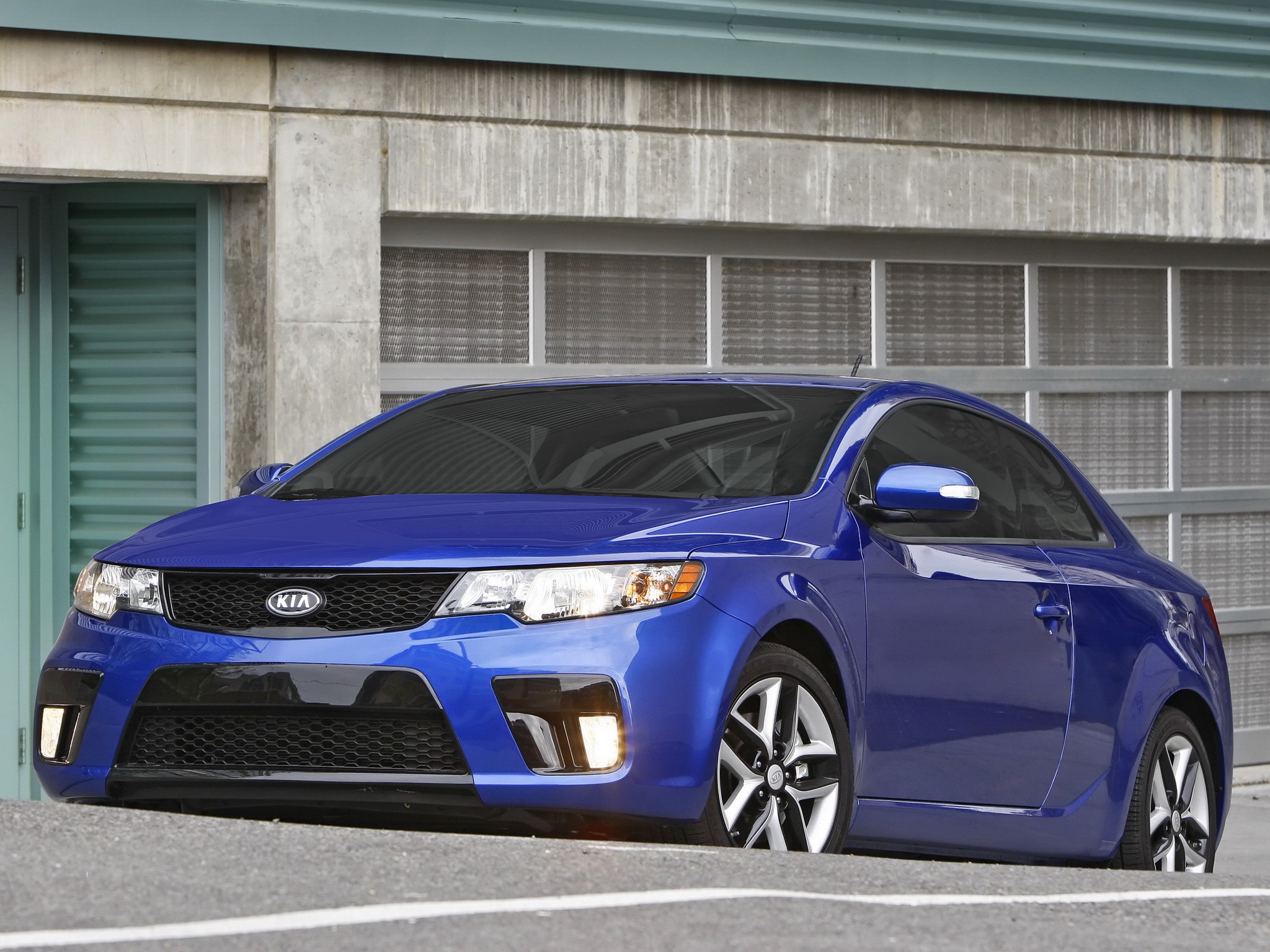 Kia Forte Koup photo 28