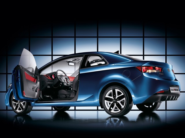 Kia Forte Koup photo 29
