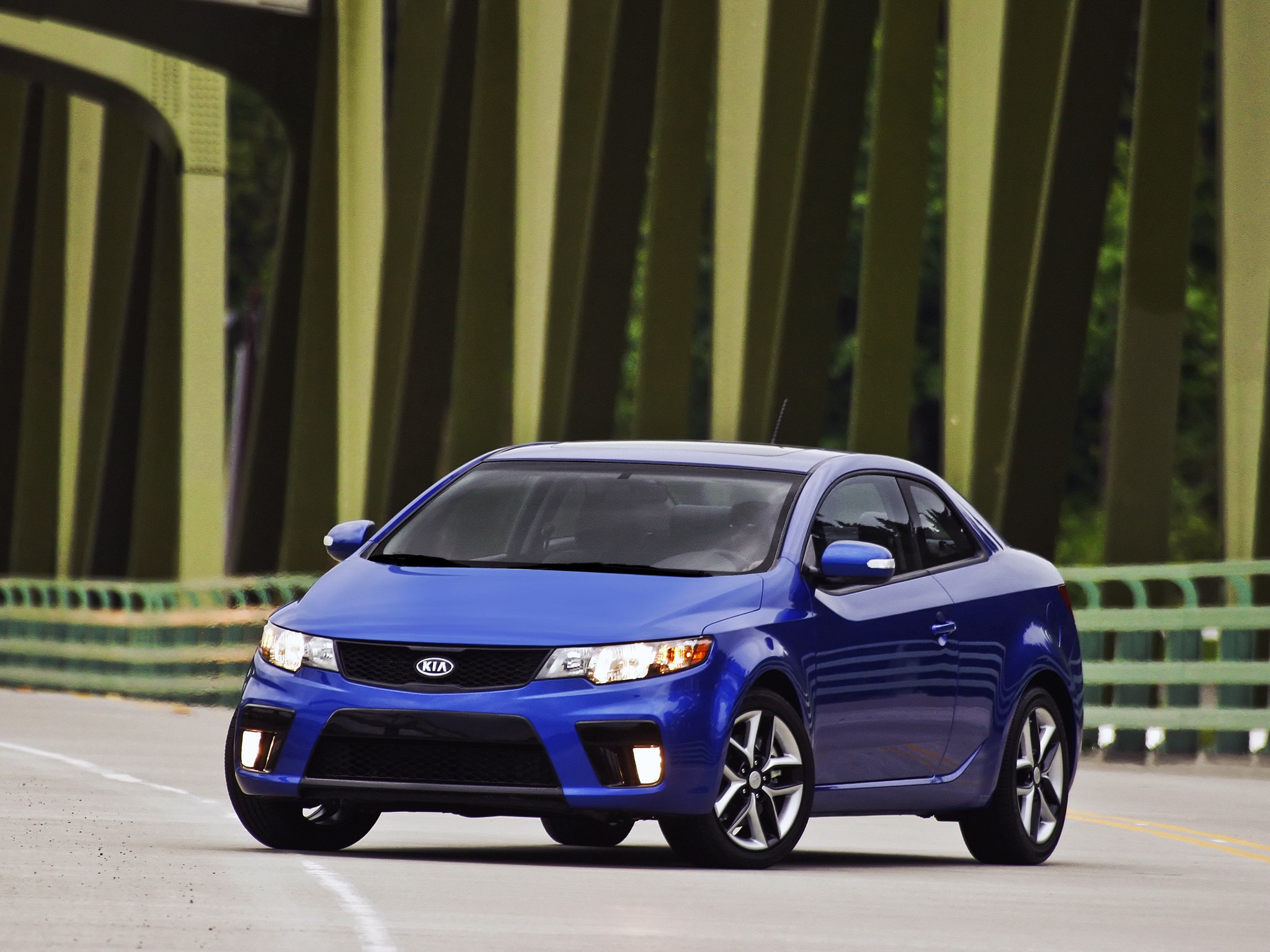 Kia Forte Koup photo 31