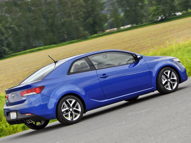 Kia Forte Koup photo 32