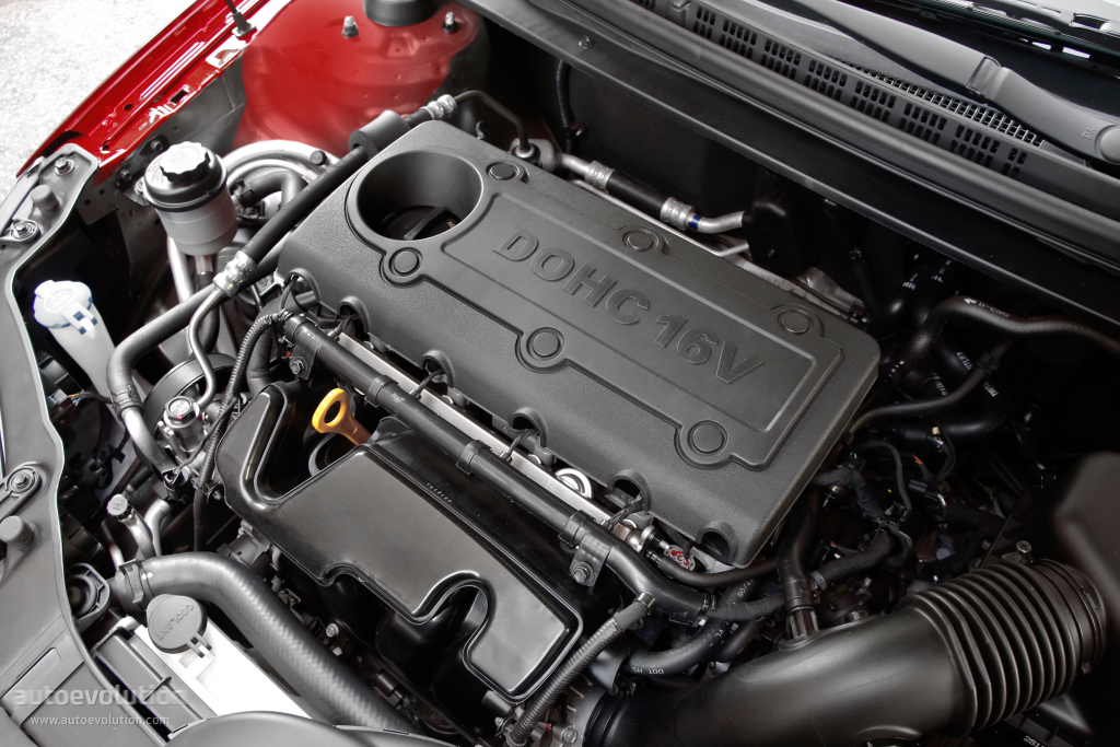 Kia Forte Koup photo 38