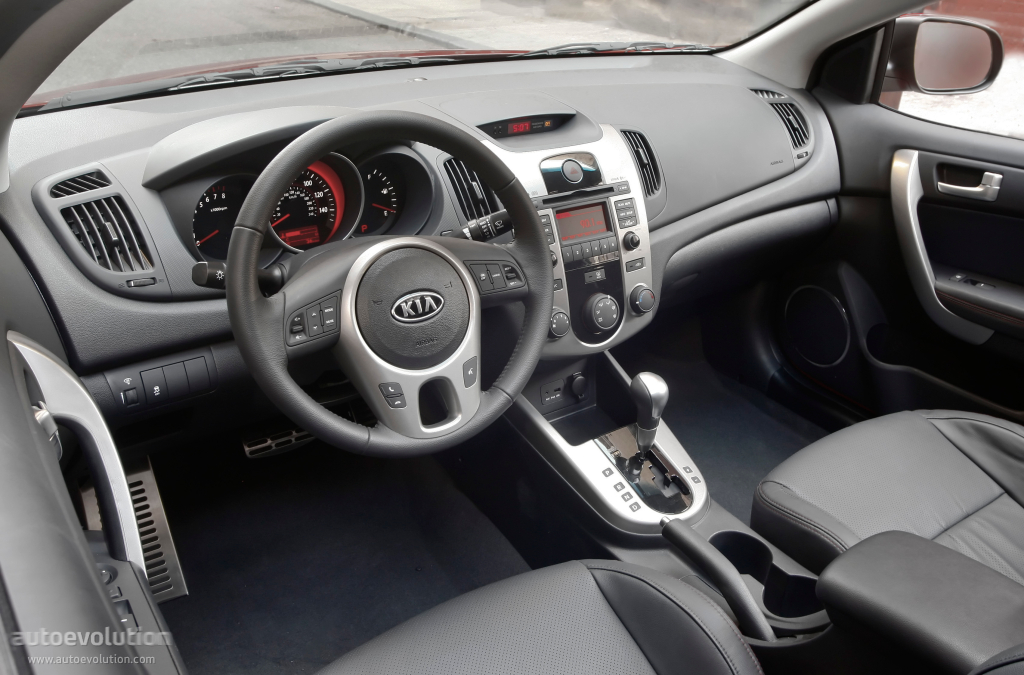 Kia Forte Koup photo 39