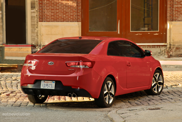 Kia Forte Koup photo 4