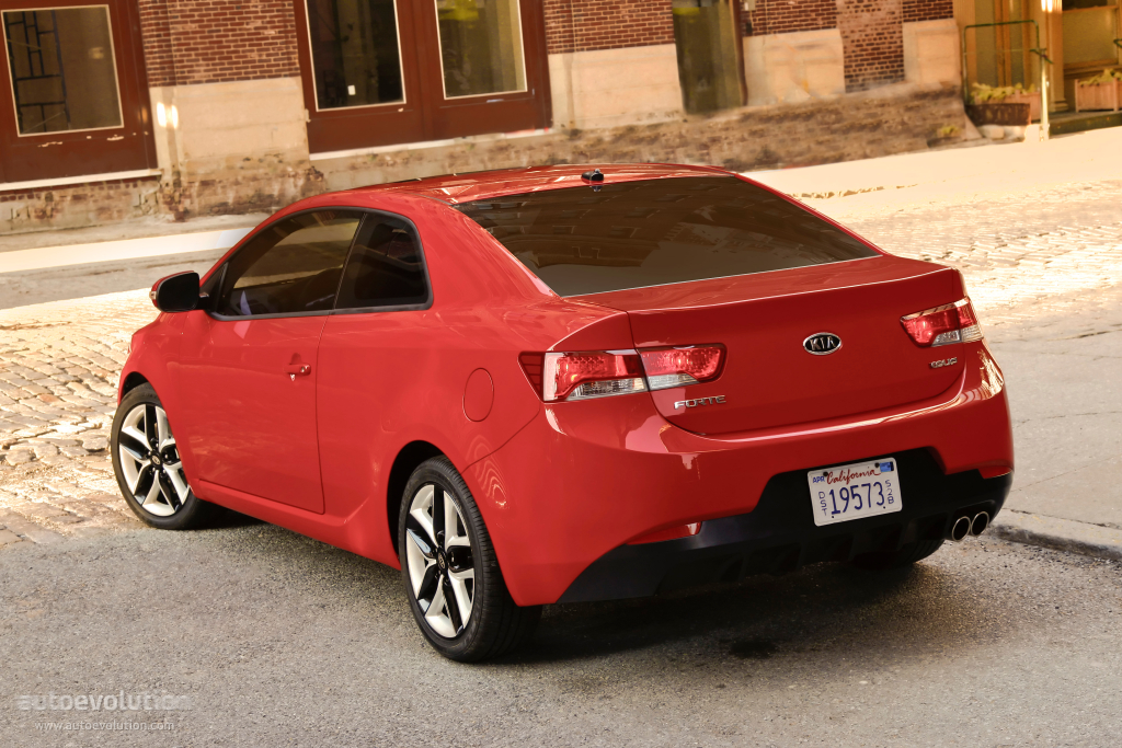 Kia Forte Koup photo 5