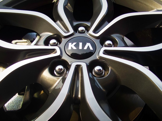 Kia Forte Koup photo 15