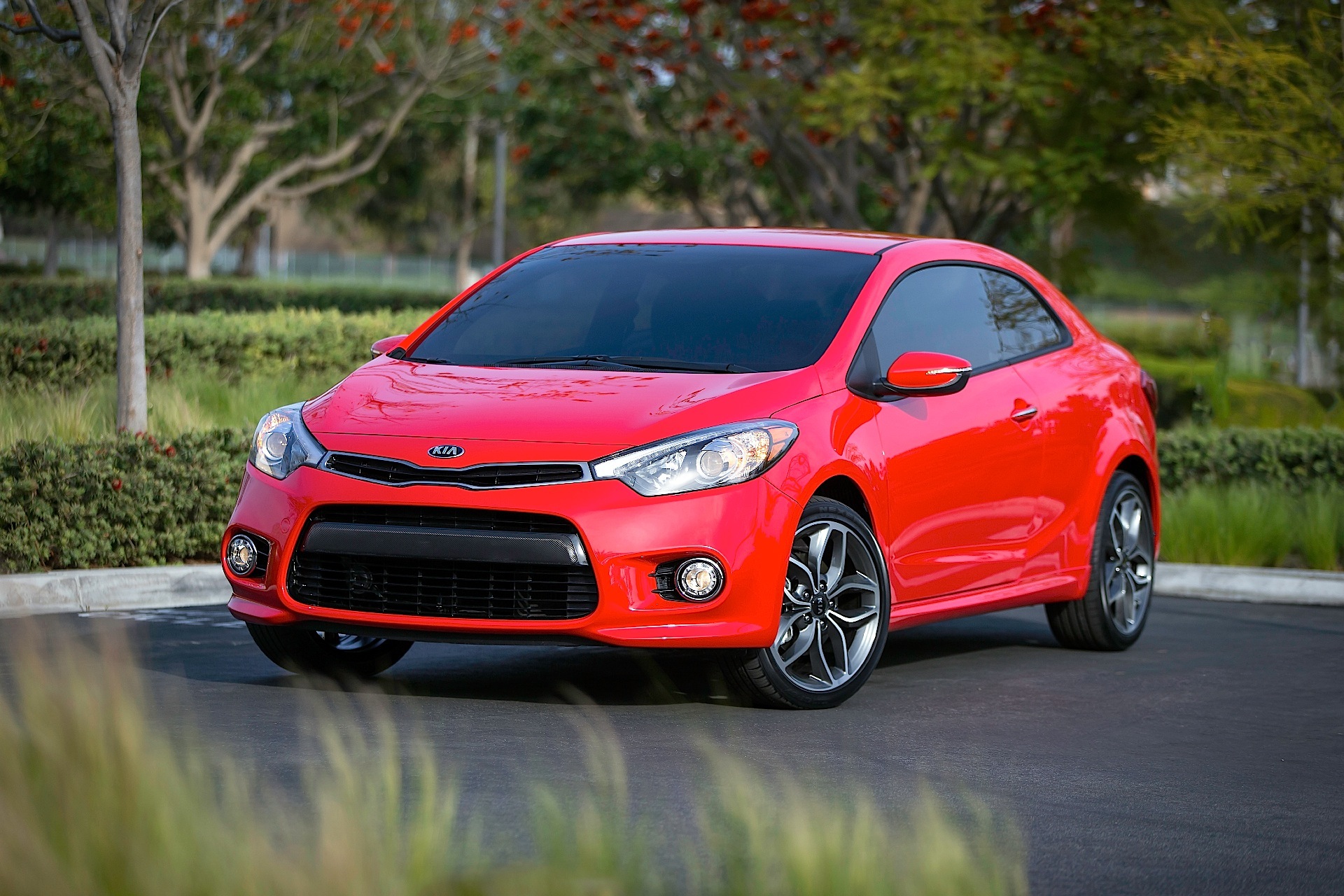 Kia Forte Koup photo 2