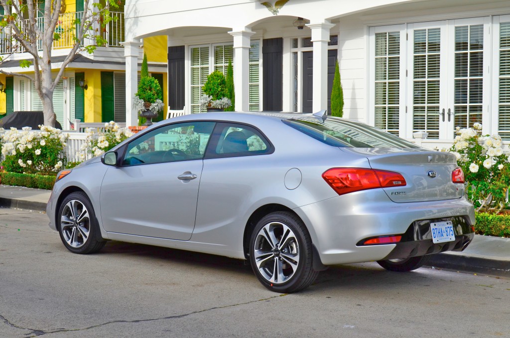 Kia Forte Koup photo 24