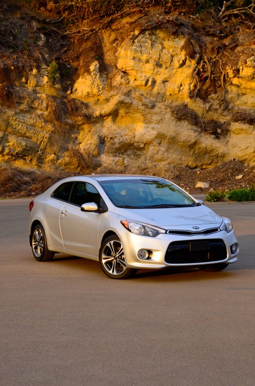 Kia Forte Koup photo 26