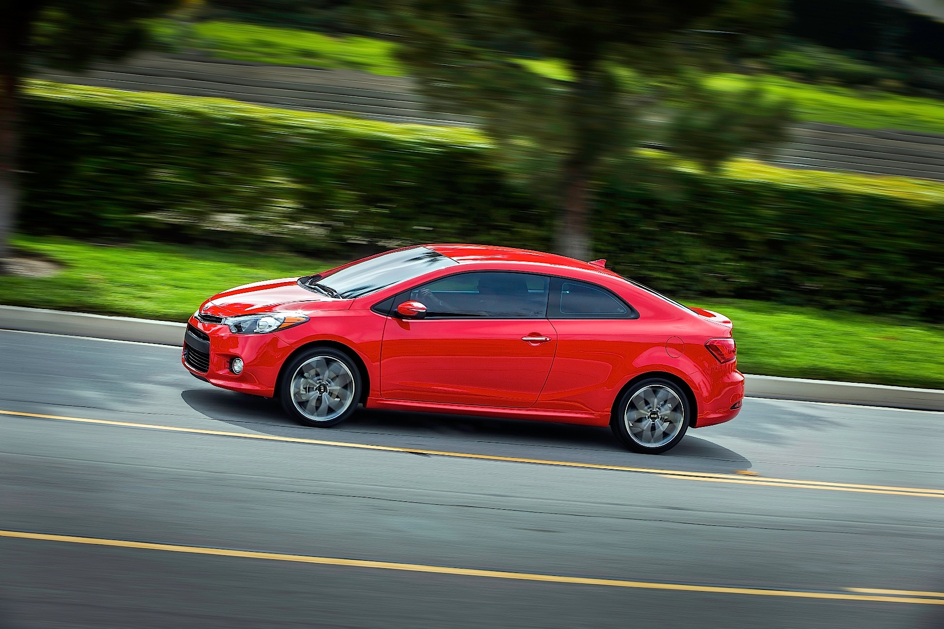 Kia Forte Koup photo 5