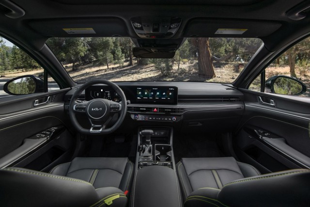 Kia K5 photo 9