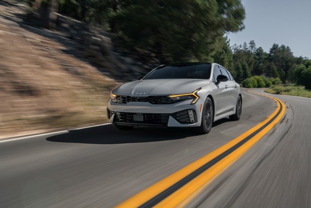 Kia K5 photo 6