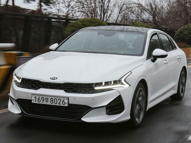 Kia K5 photo 32
