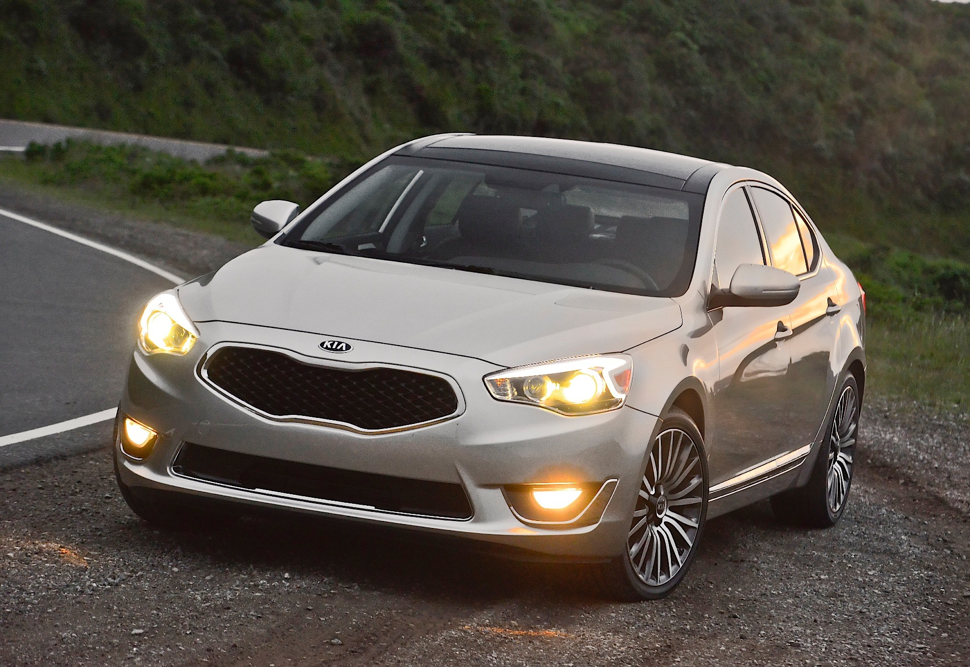 Kia K7 / Cadenza photo 14
