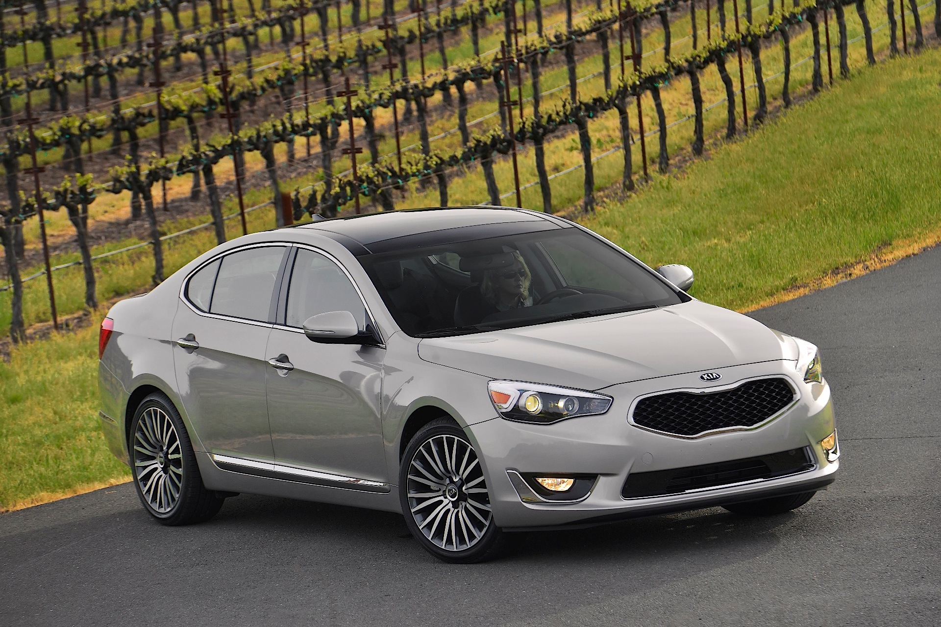 Kia K7 / Cadenza photo 26