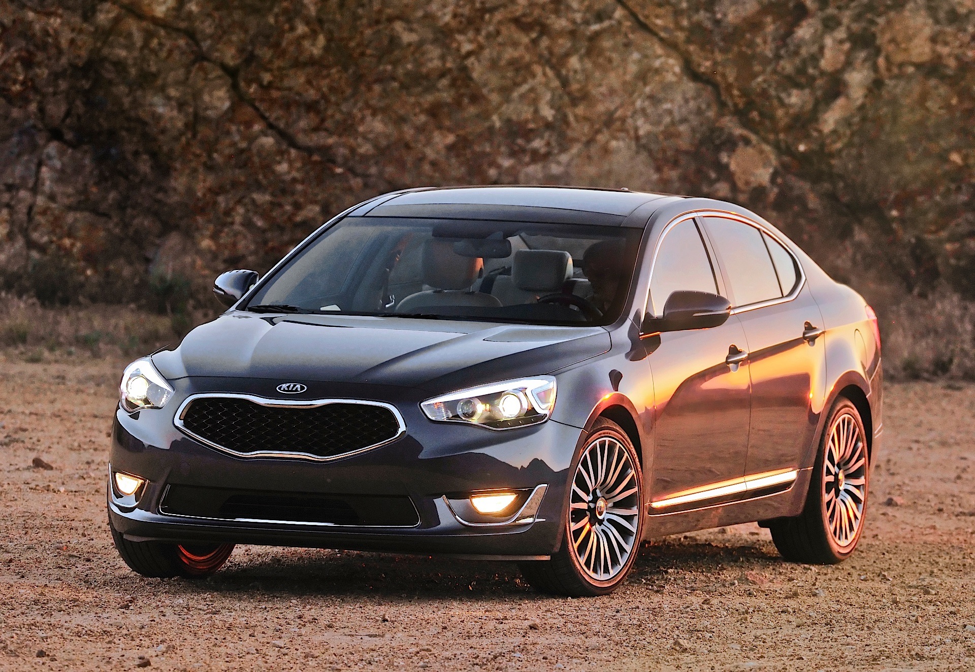 Kia K7 / Cadenza photo 35