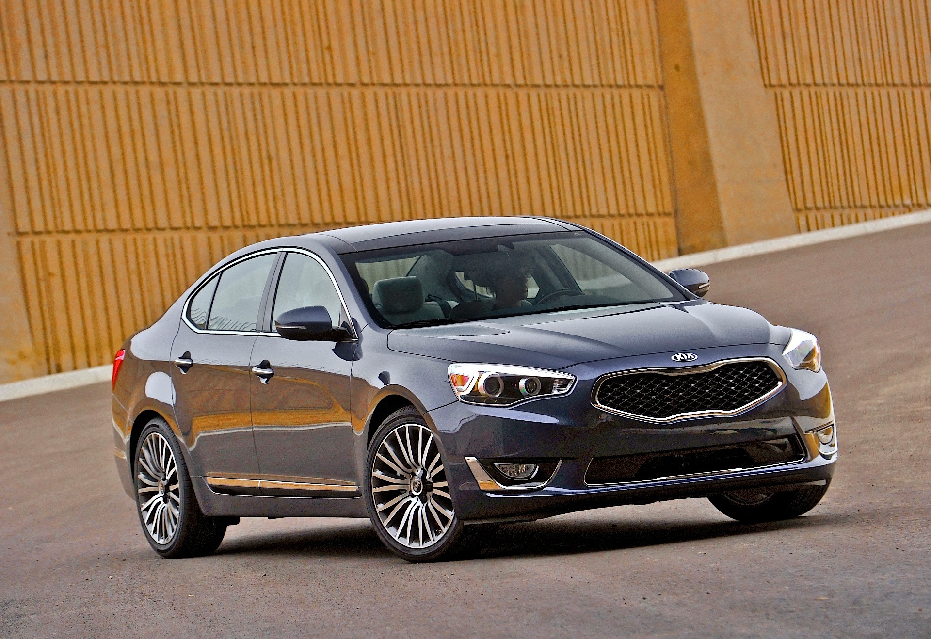 Kia K7 / Cadenza photo 41