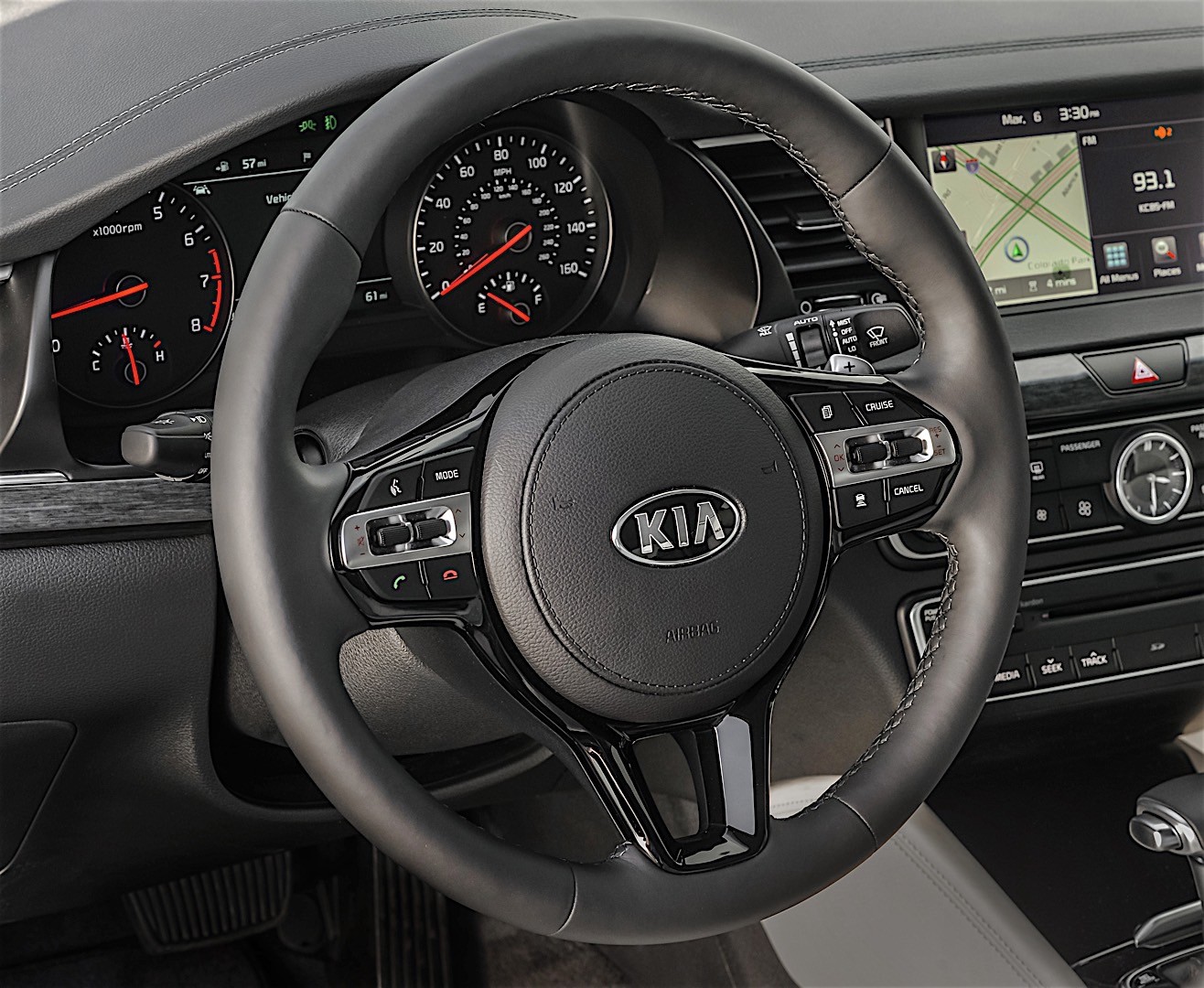 Kia K7 / Cadenza photo 24