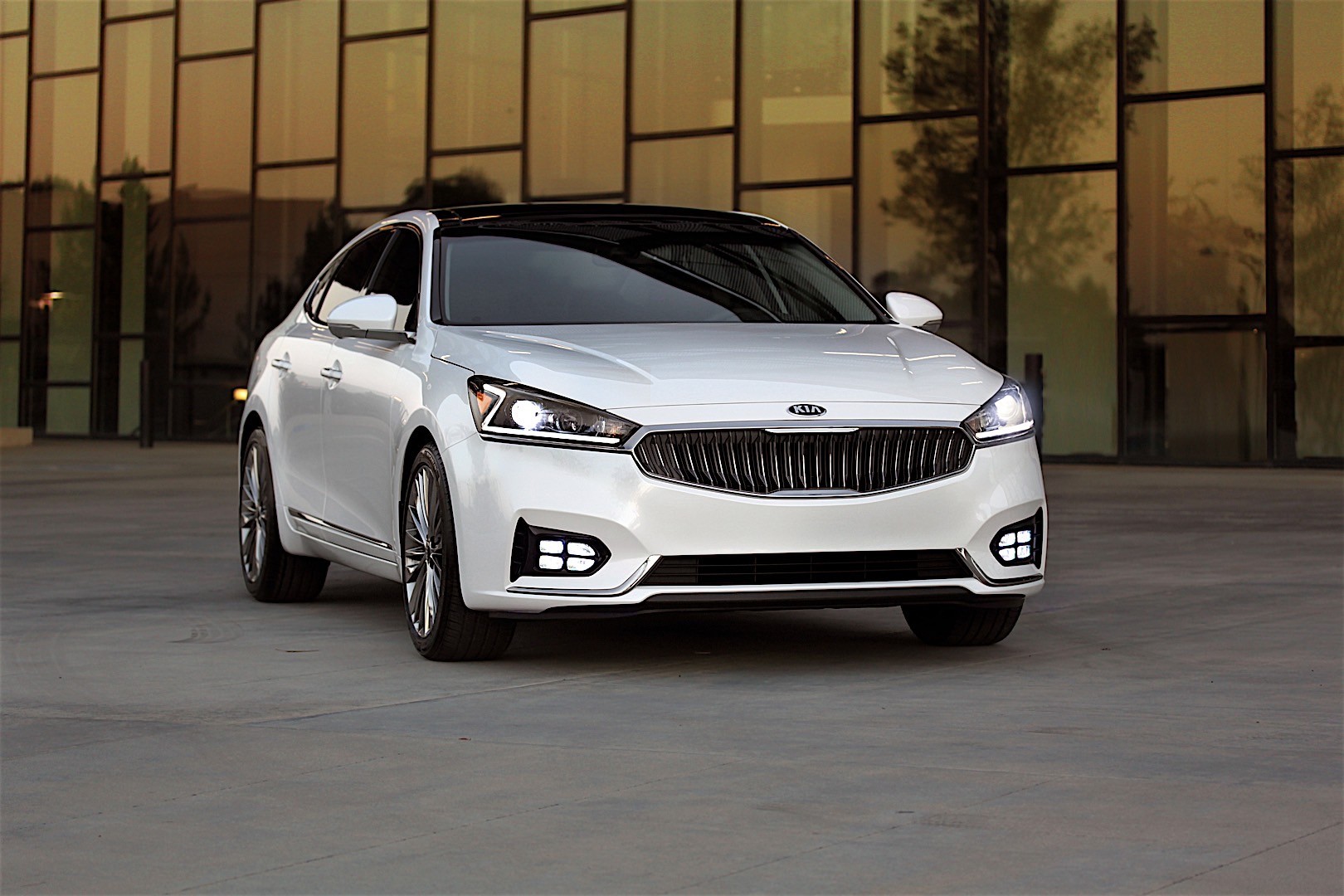 Kia K7 / Cadenza photo 14