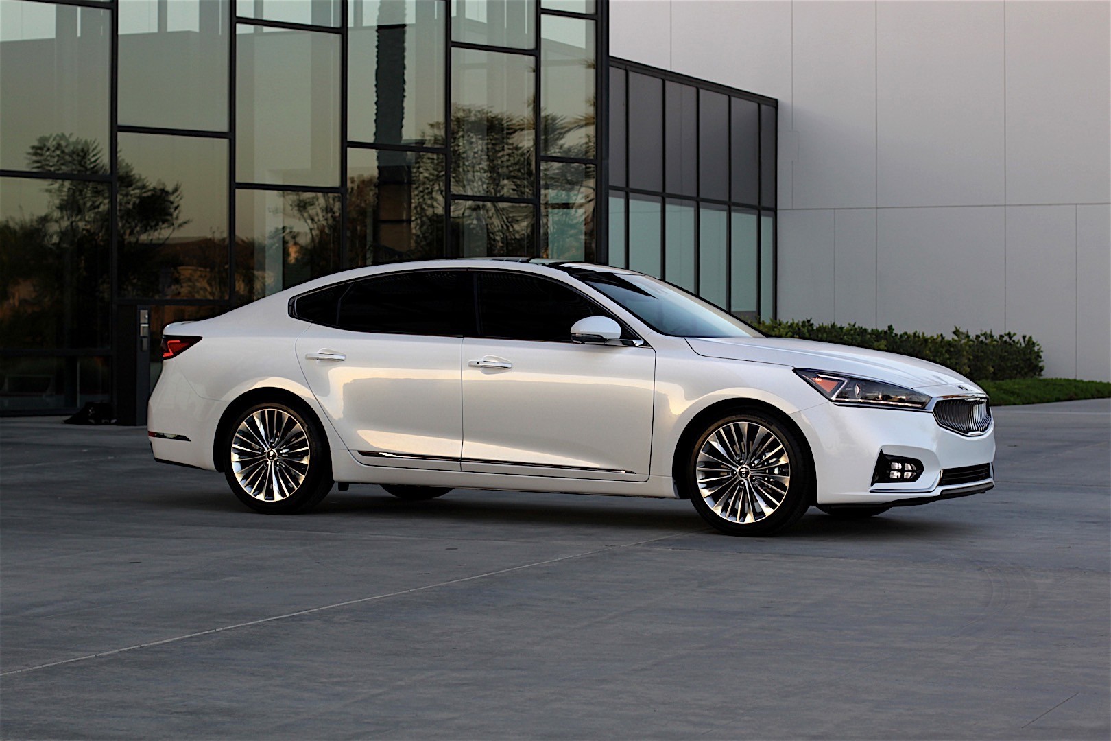 Kia K7 / Cadenza photo 15